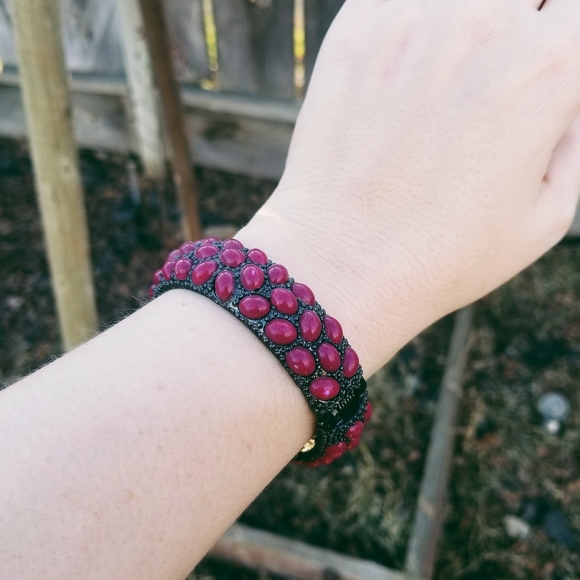 Vintage Magenta Cabachon Clamp Bracelet - Picture 8 of 9